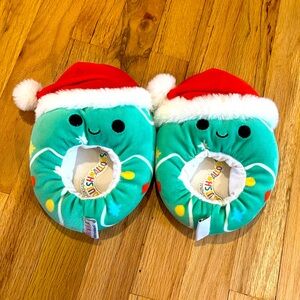 Squishmallows kids Christmast Tree with Santa Hat Holiday Slippers (size 13-1)